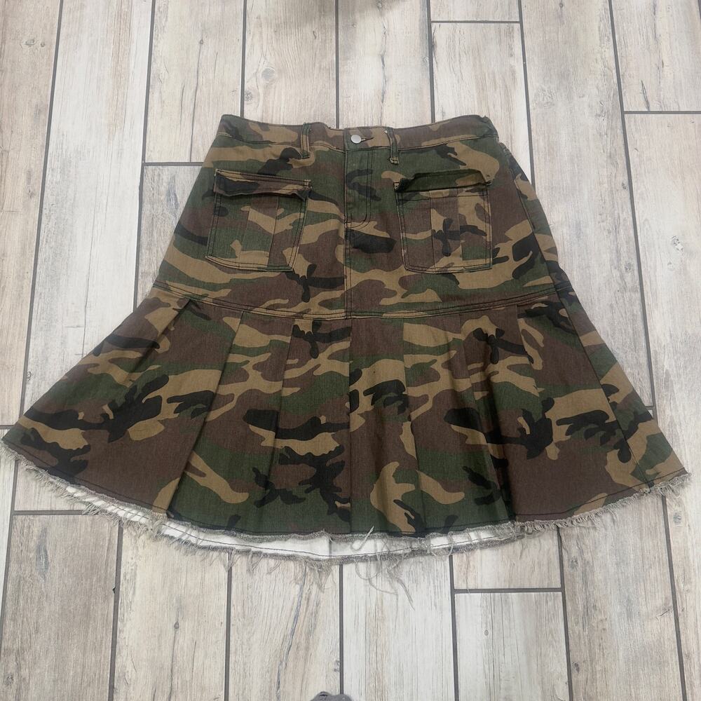 Women's Camouflage Asymmetrical Denim Style Skirt Size 1X